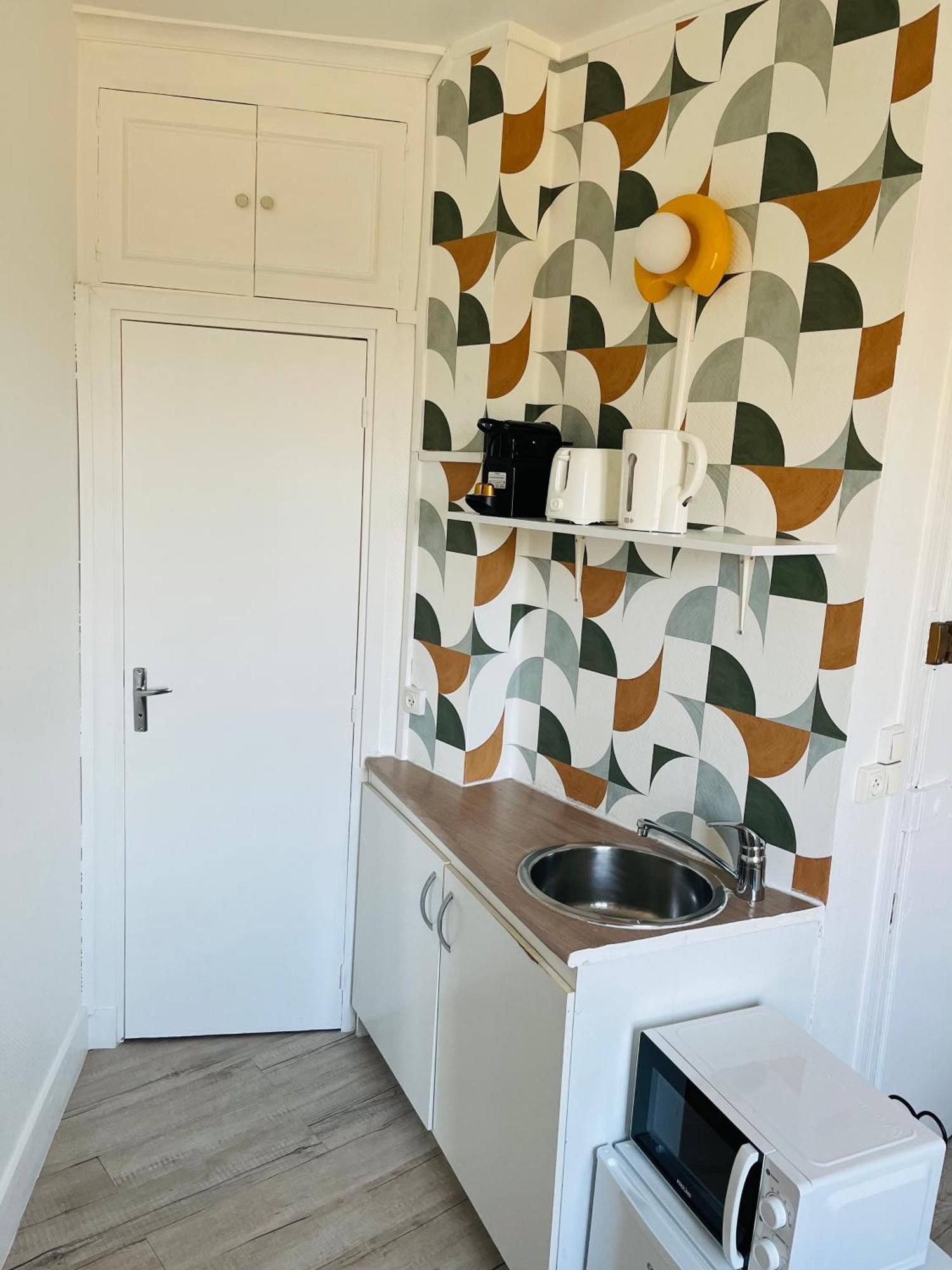 Séjour chez l'habitant Place Equipe Au Coeur De Avec Vue Sur L'arc De Triomphe Et La Tour Eiffel *